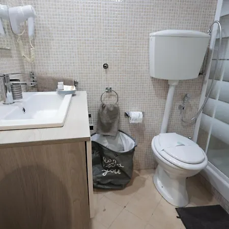 Rosso Locazioni Brevi * 那不勒斯