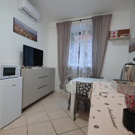 Rosso Locazioni Brevi Napoli