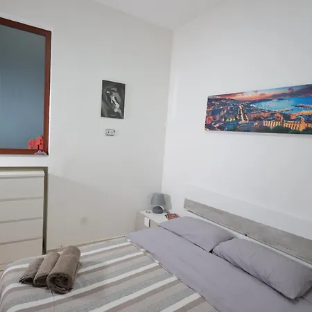 Rosso Locazioni Brevi *