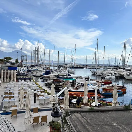 Rosso Locazioni Brevi *