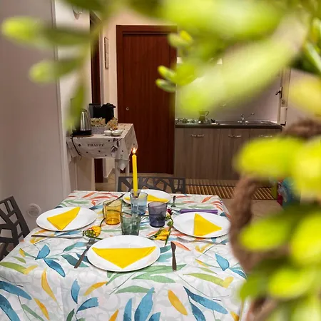 Rosso Locazioni Brevi 那不勒斯