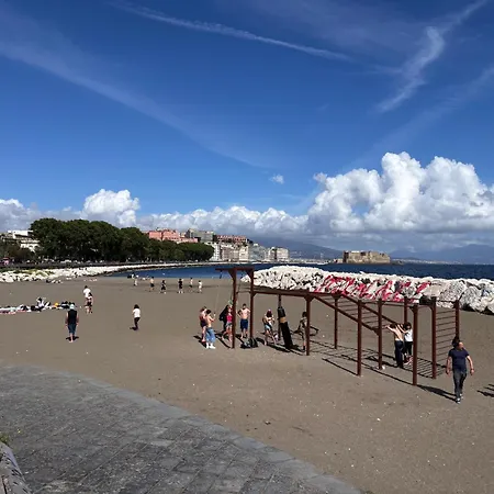 度假居 Rosso Locazioni Brevi 那不勒斯