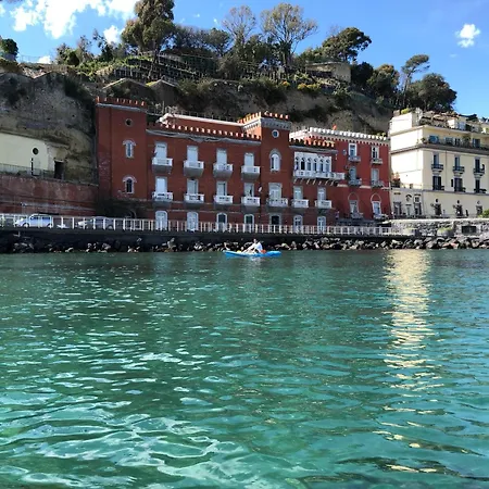 Rosso Locazioni Brevi Tatil Evi Napoli