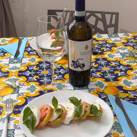 Rosso Locazioni Brevi 那不勒斯