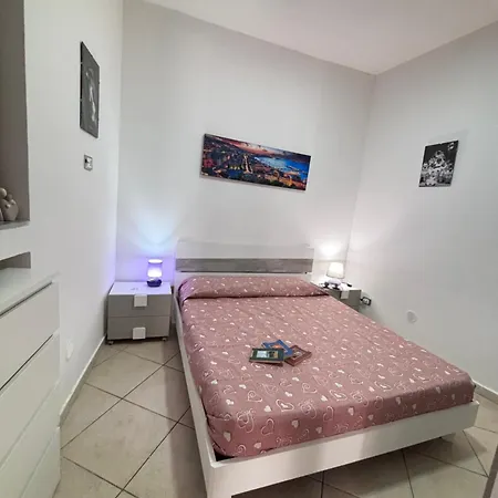 度假居 Rosso Locazioni Brevi 那不勒斯